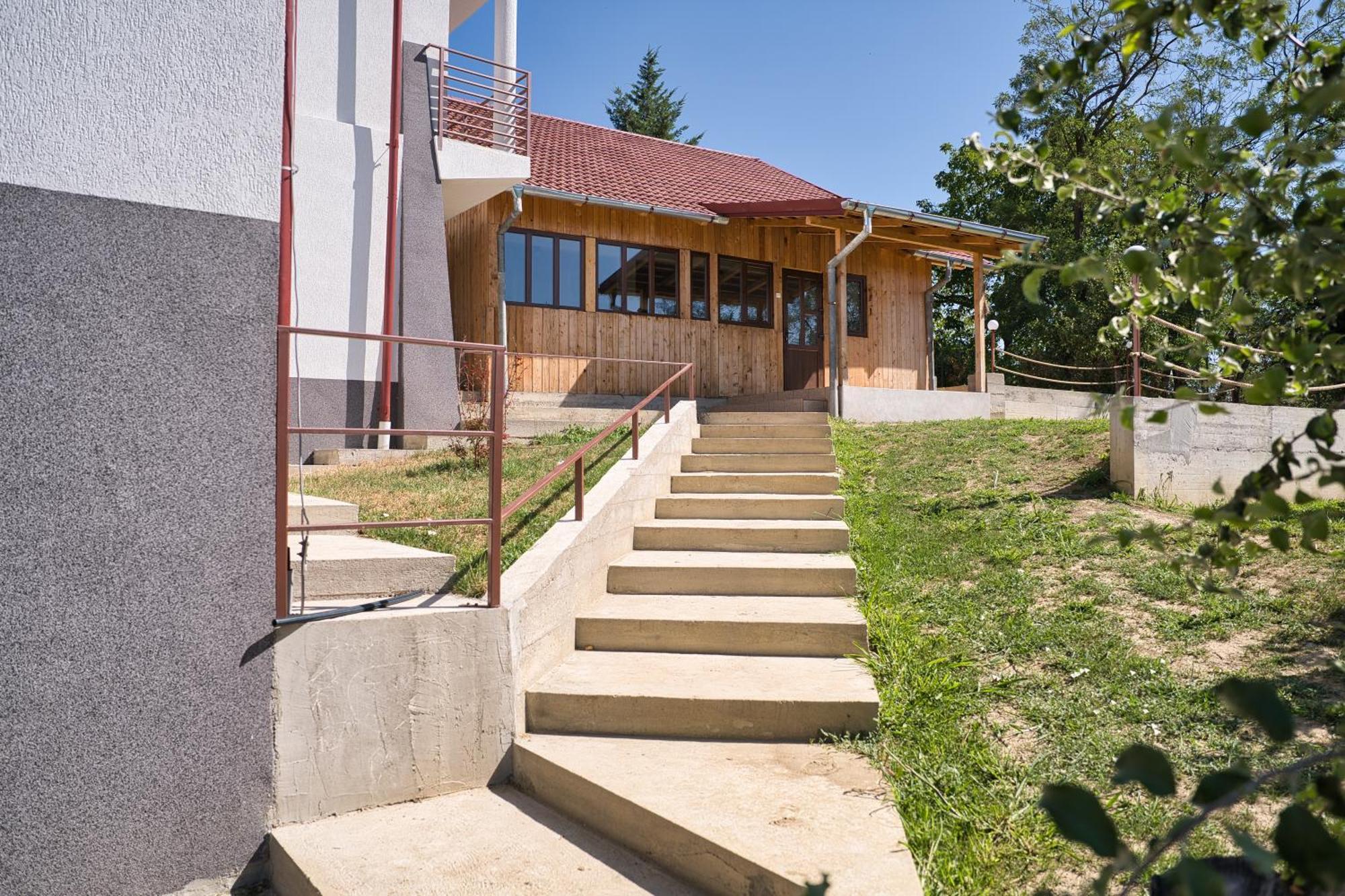 Perla Argesului, Ciubar, Piscina, Lift, Gratar, Cabana, Pensiuni, Hotel Cazare Transfagarasan Curtea De Arges Albestii de Arges Exterior photo